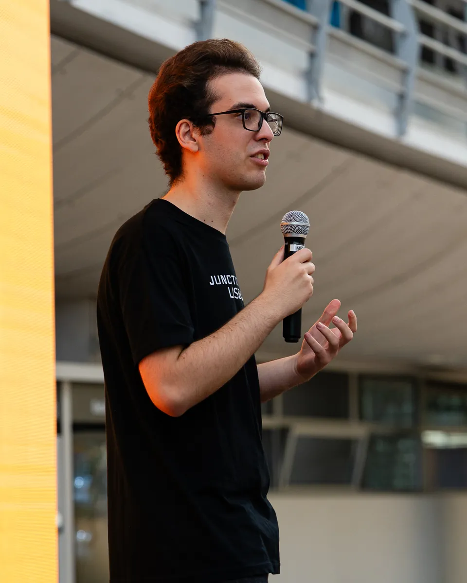 Daniel addressing participants at JunctionX Lisbon 2026